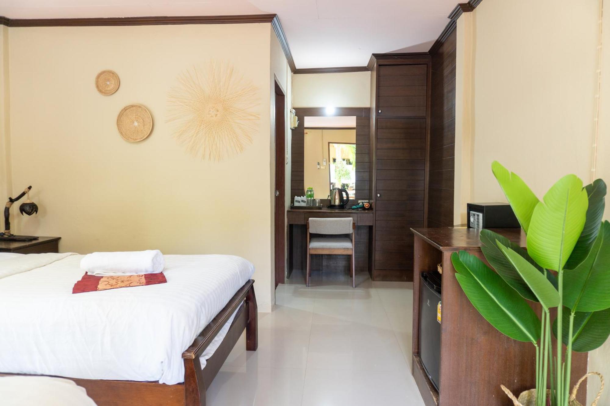 Lanta Riviera Beach Resort Koh Lanta Exterior photo